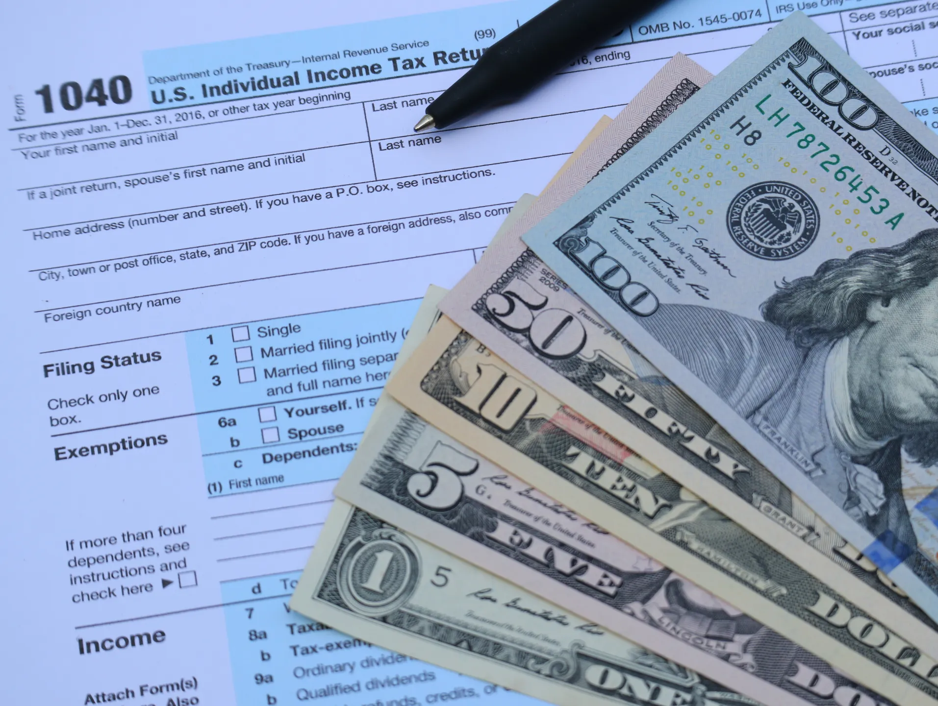 Impuestos 2025: lo que los contribuyentes latinos necesitan saber para maximizar su reembolso